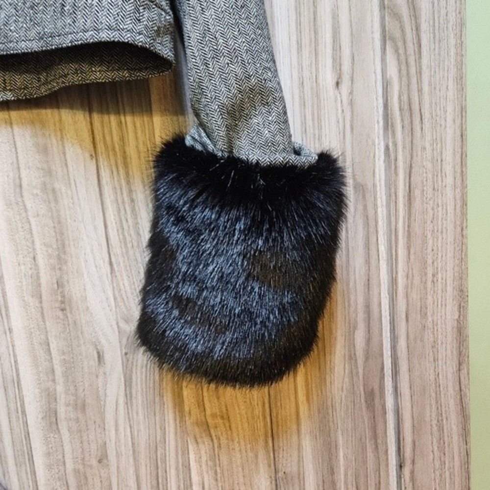 Veronica  Beard Burke Herringbone Cropped Jacket 100% Wool 100% Faux Fur - Picture 12 of 16